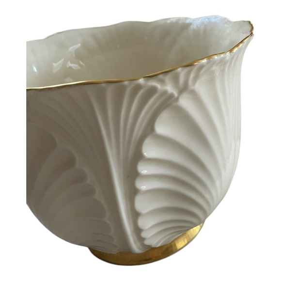 Lenox Corinthian Large Bowl Gold Trim Porcelain - Picture 6 of 6